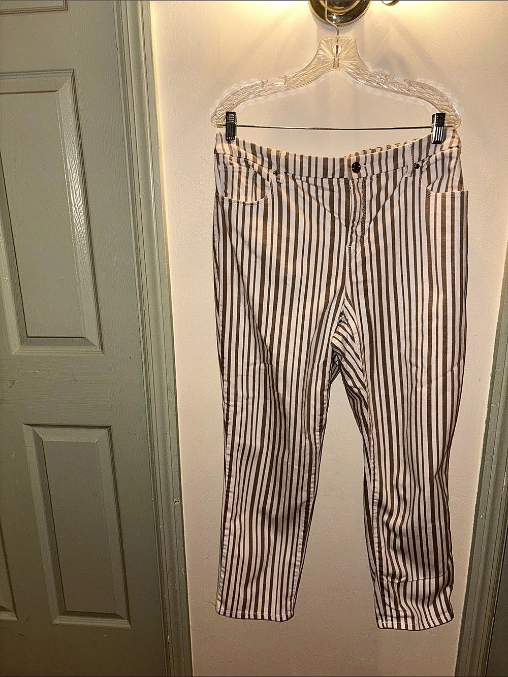 Chico's So Slimming Girlfriend Ankle Striped Pants Brown & White Size 3